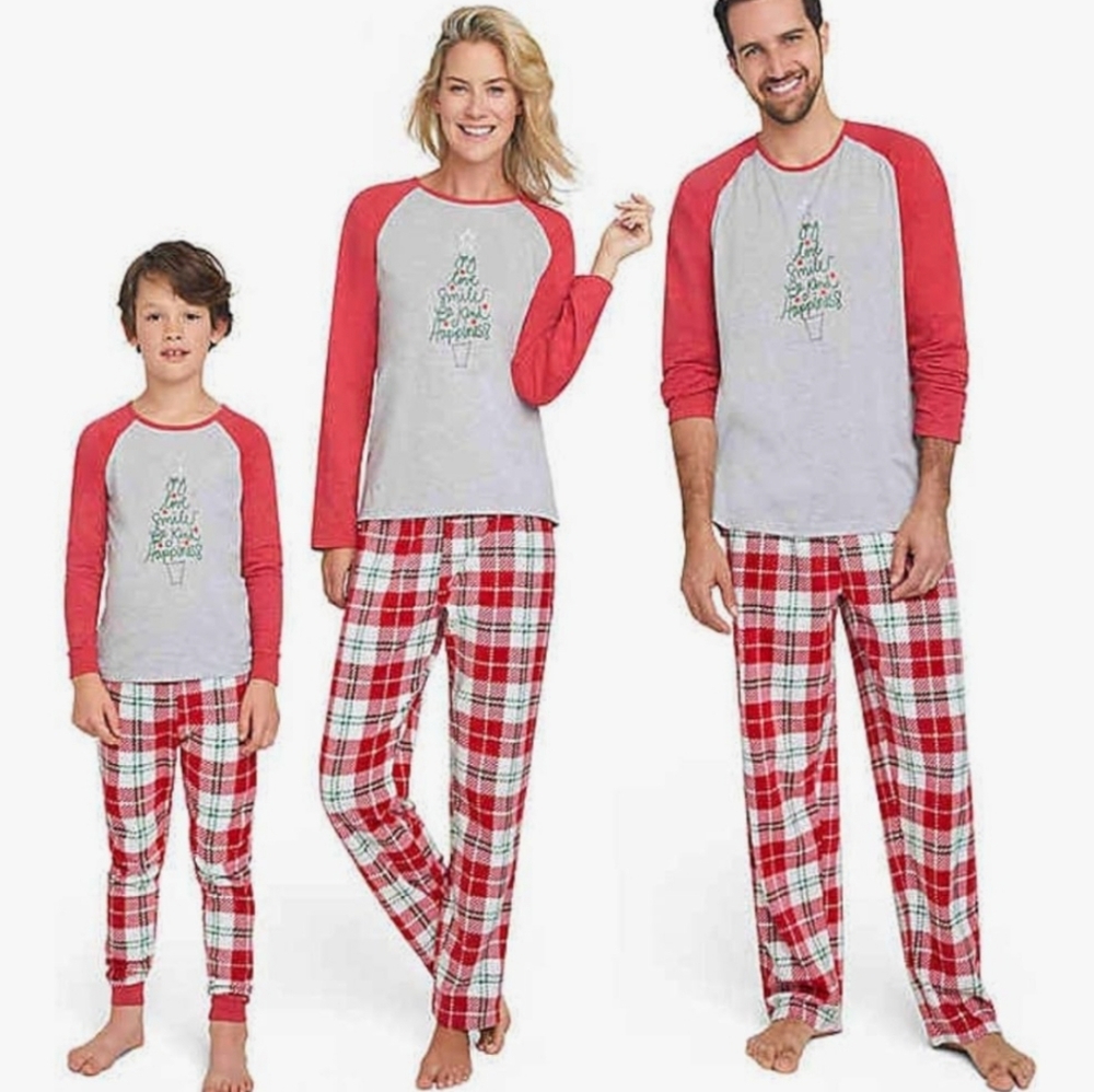 NWT Ellen Degeneres Christmas Pajama Set